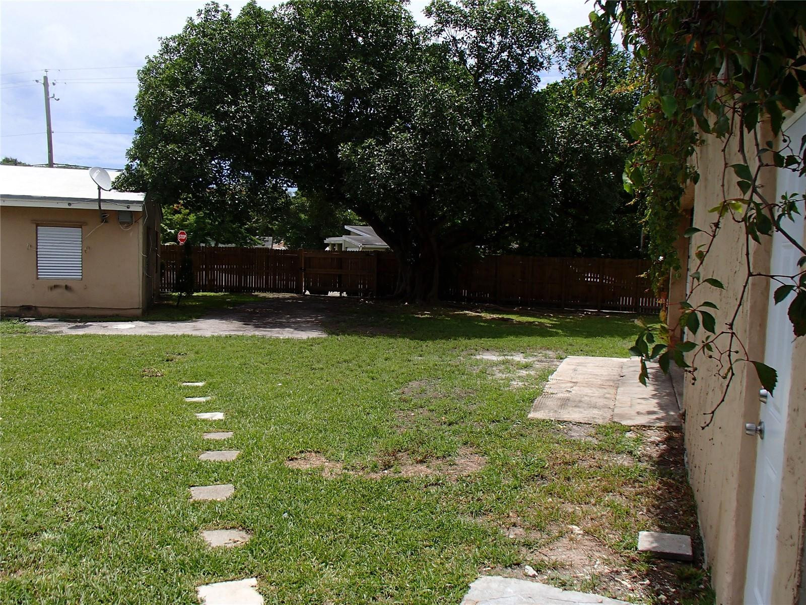 42 Allen Road West Park, FL 33023 - Photo 7 of 29 Photo 7
