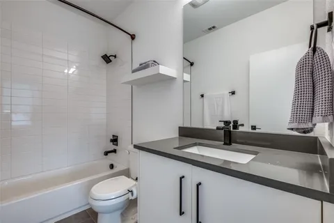 $525,000 | 1901 North Carroll Avenue, Unit 105, Dallas, TX 75204