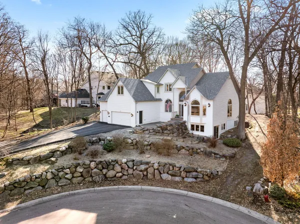 $750,000 | 8941 Vandegriff Way, Maple Grove, MN 55311