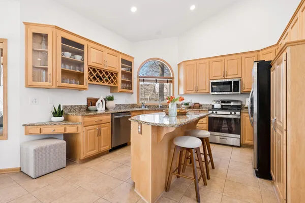 $750,000 | 8941 Vandegriff Way, Maple Grove, MN 55311
