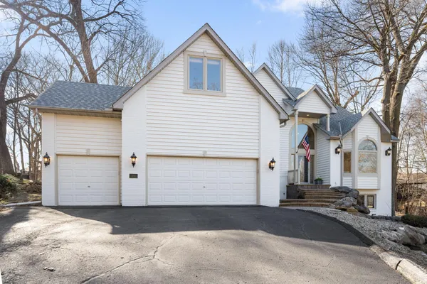 $750,000 | 8941 Vandegriff Way, Maple Grove, MN 55311