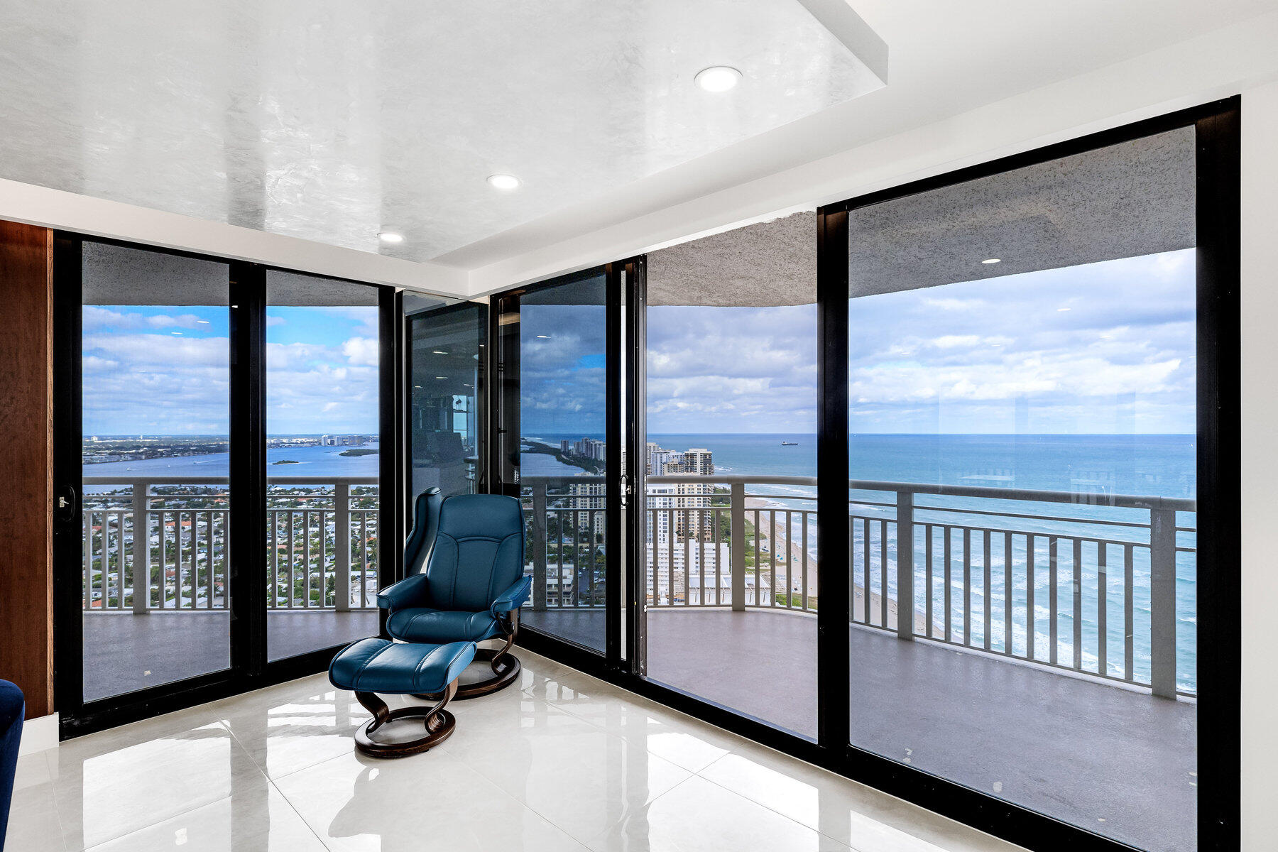 3000 North Ocean Drive, Unit PHA Singer Island, FL 33404 - Photo 12 of 40 017_017_187