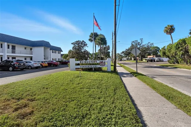 $64,900 | 4705 5th Street West, Unit 302, Bradenton, FL 34207