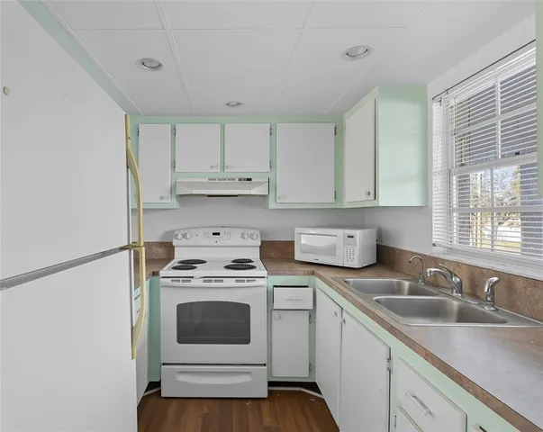 $64,900 | 4705 5th Street West, Unit 302, Bradenton, FL 34207