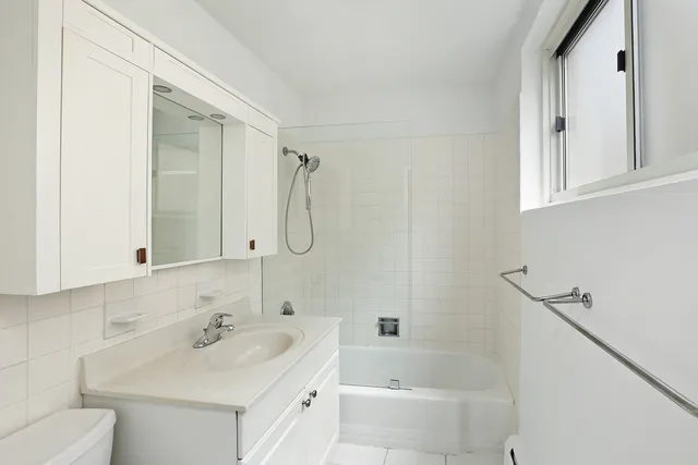 $279,000 | 2730 Central Street, Unit 3A, Evanston, IL 60201