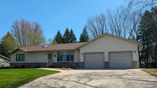 $465,000 | 1636 North 4th Street, Montevideo, MN 56265