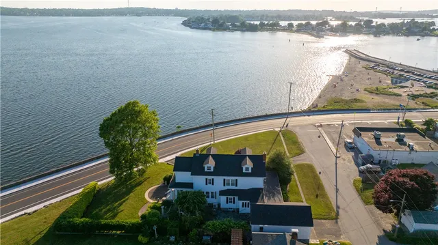 $1,299,000 | 1874 Main Road, Tiverton, RI 02878