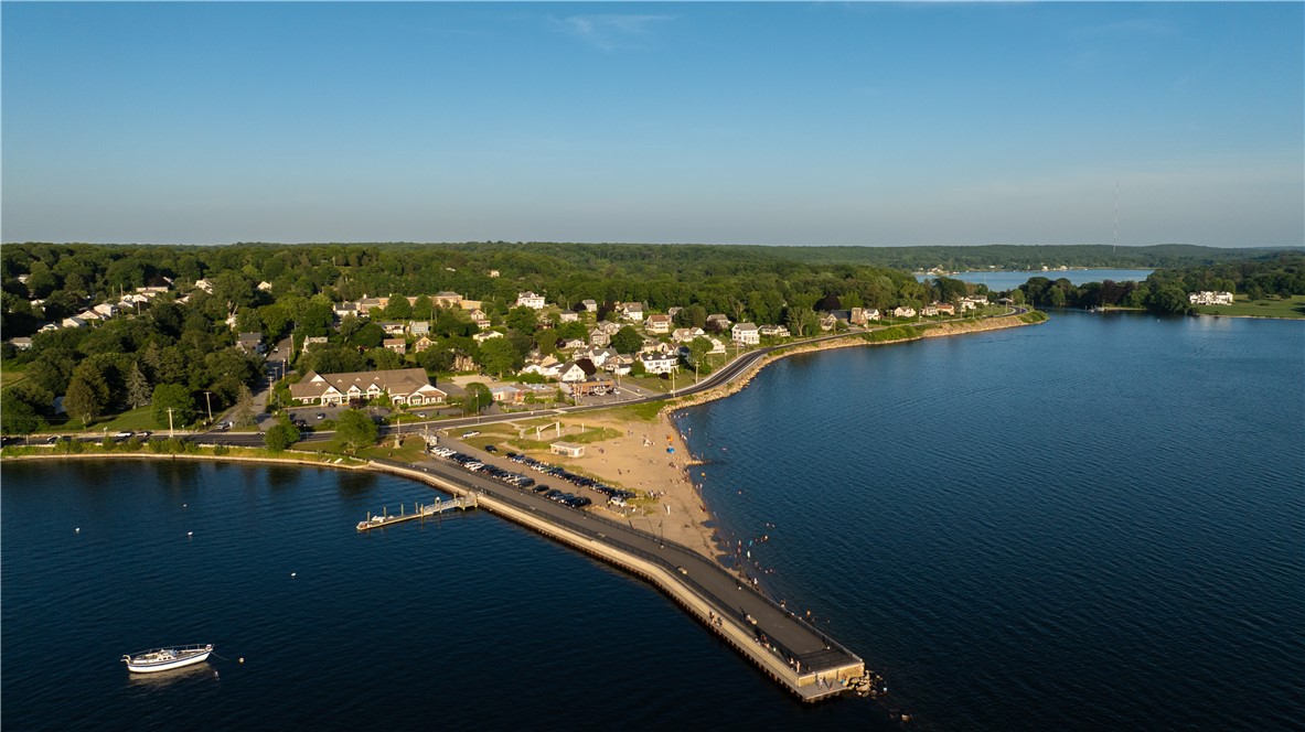 1874 Main Road Tiverton, RI 02878 - Photo 21 of 49