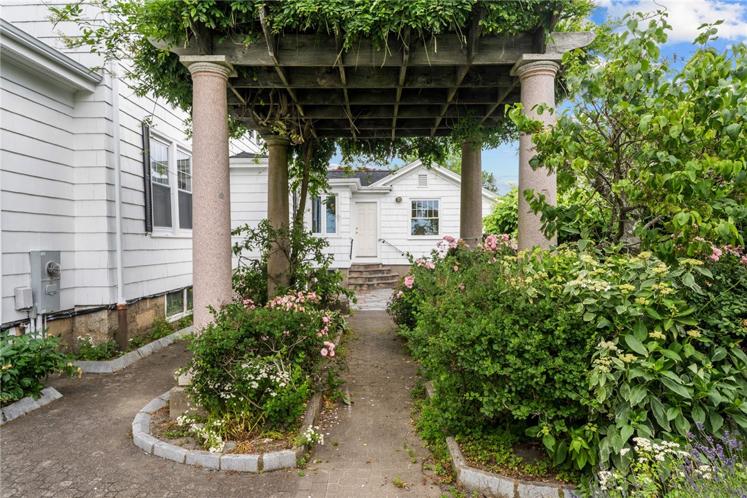 1874 Main Road Tiverton, RI 02878 - Photo 22 of 49