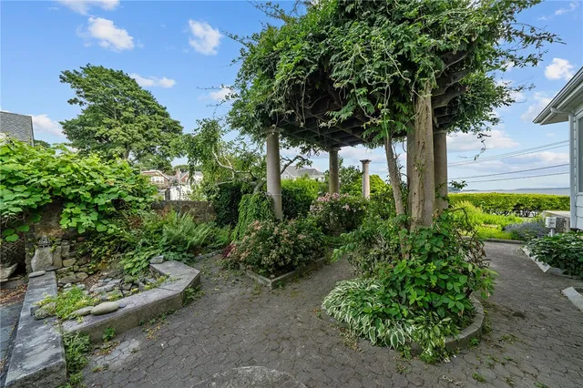 $1,299,000 | 1874 Main Road, Tiverton, RI 02878