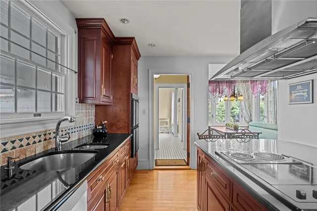 $1,299,000 | 1874 Main Road, Tiverton, RI 02878