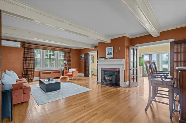 $1,299,000 | 1874 Main Road, Tiverton, RI 02878