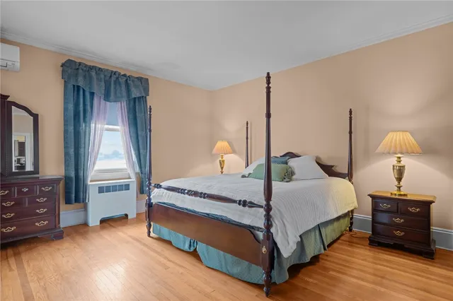 $1,299,000 | 1874 Main Road, Tiverton, RI 02878