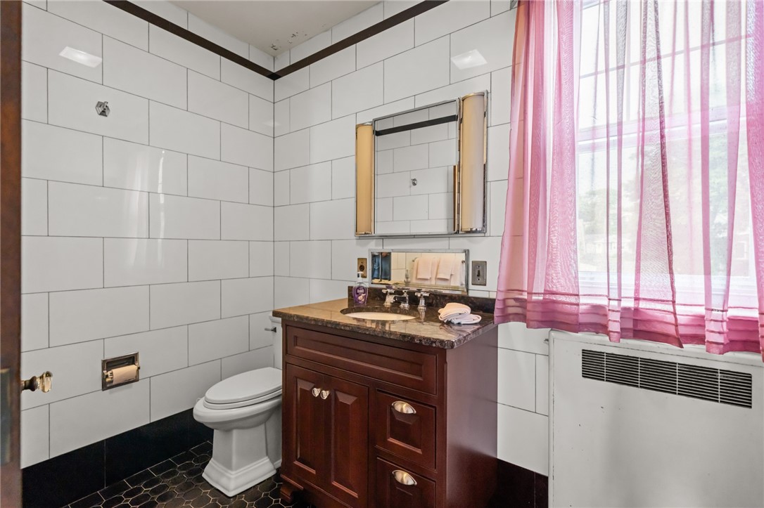 1874 Main Road Tiverton, RI 02878 - Photo 44 of 49