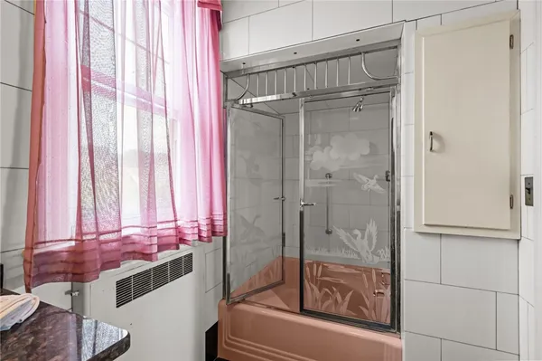 $1,299,000 | 1874 Main Road, Tiverton, RI 02878