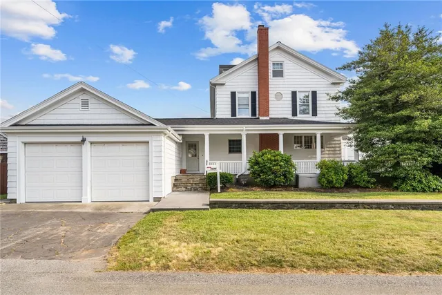 $1,299,000 | 1874 Main Road, Tiverton, RI 02878
