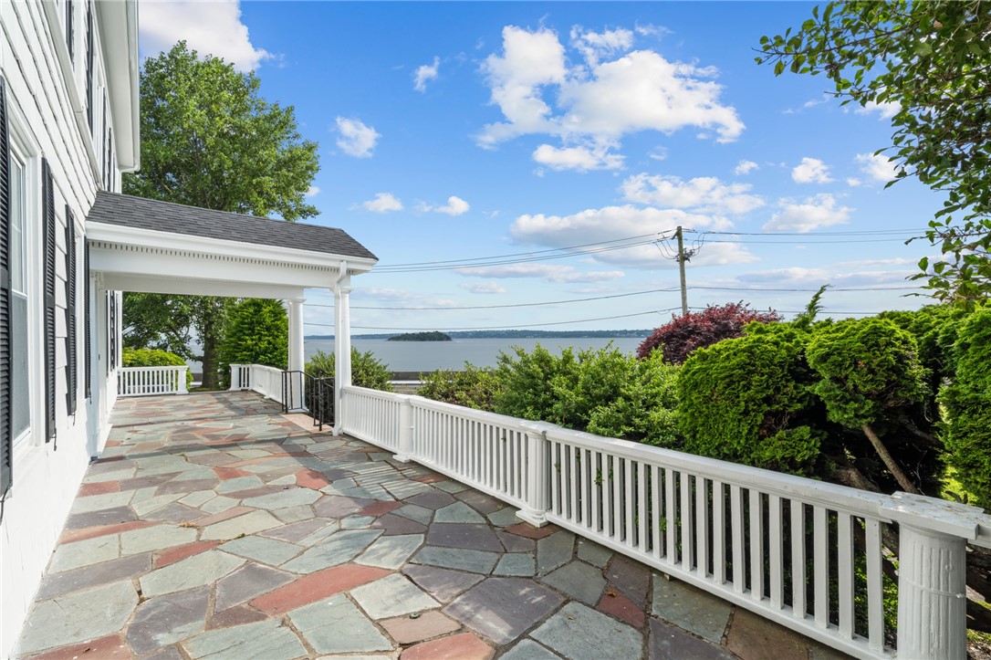 1874 Main Road Tiverton, RI 02878 - Photo 7 of 49