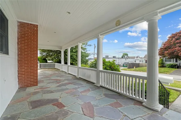 $1,299,000 | 1874 Main Road, Tiverton, RI 02878