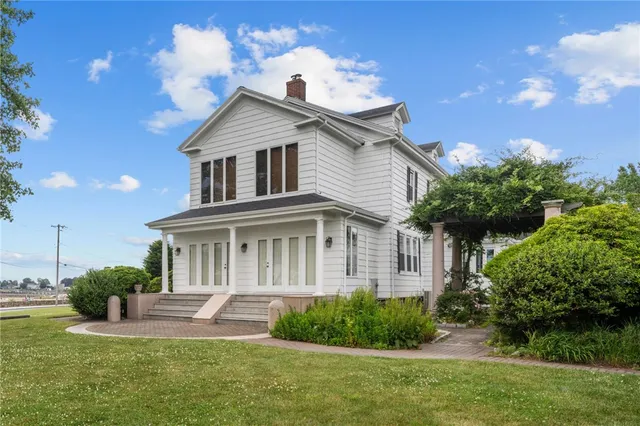 $1,299,000 | 1874 Main Road, Tiverton, RI 02878