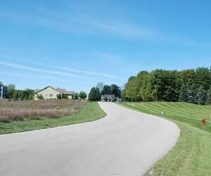 732 Vienna Way Traverse City, MI 49696 - Photo 3 of 18 20260317001400055530000000