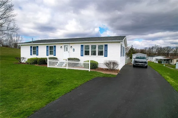 $117,500 | 8 Hilltop Drive, Bergen, NY 14416