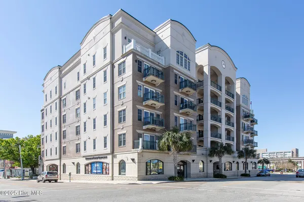 $3,500 | 124 Walnut Street, Unit 602, Wilmington, NC 28401