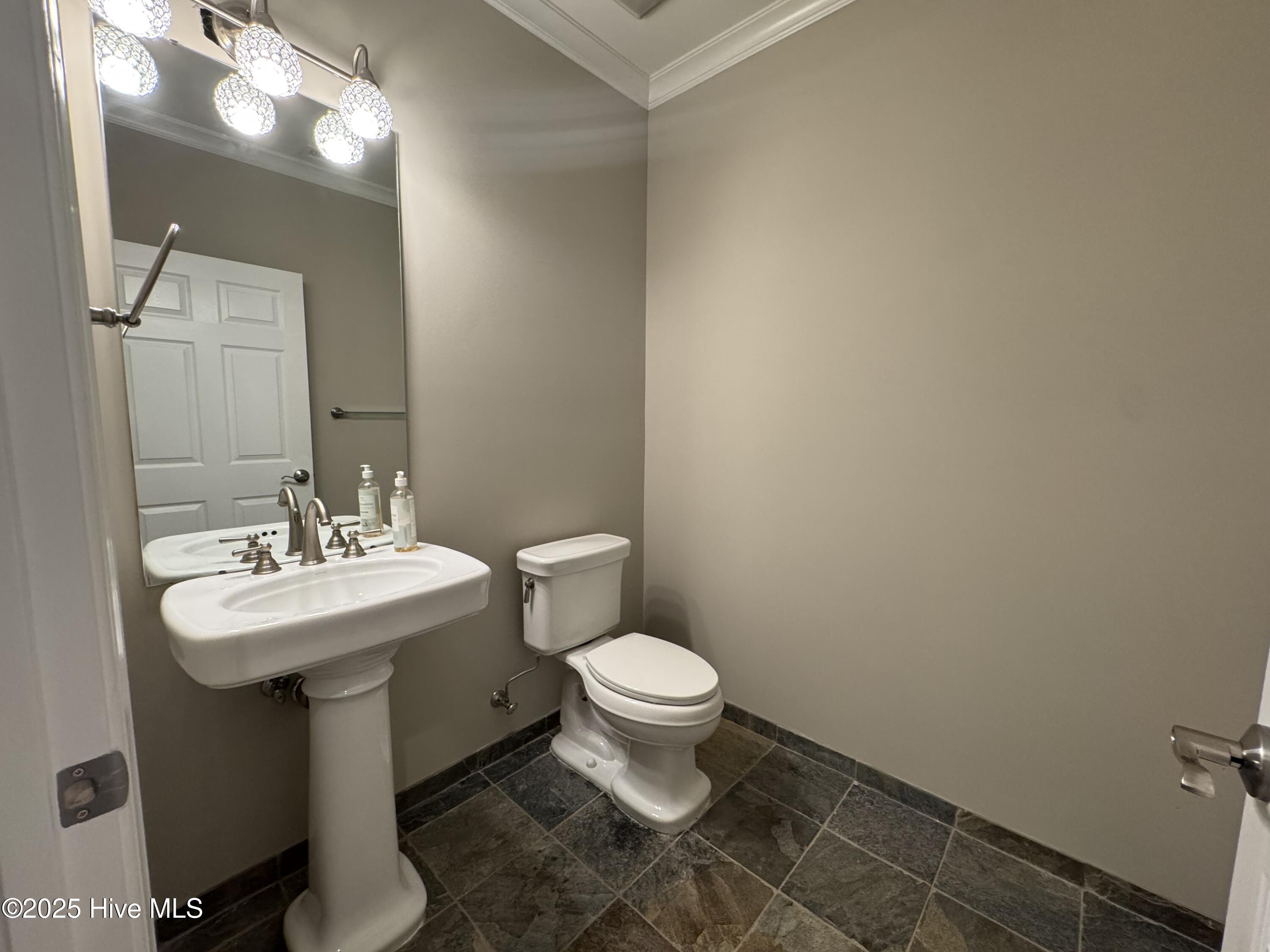 124 Walnut Street, Unit 602 Wilmington, NC 28401 - Photo 15 of 21 Photo Jun 20 2025, 4 03 27 PM