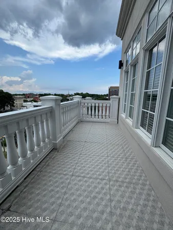 $3,500 | 124 Walnut Street, Unit 602, Wilmington, NC 28401