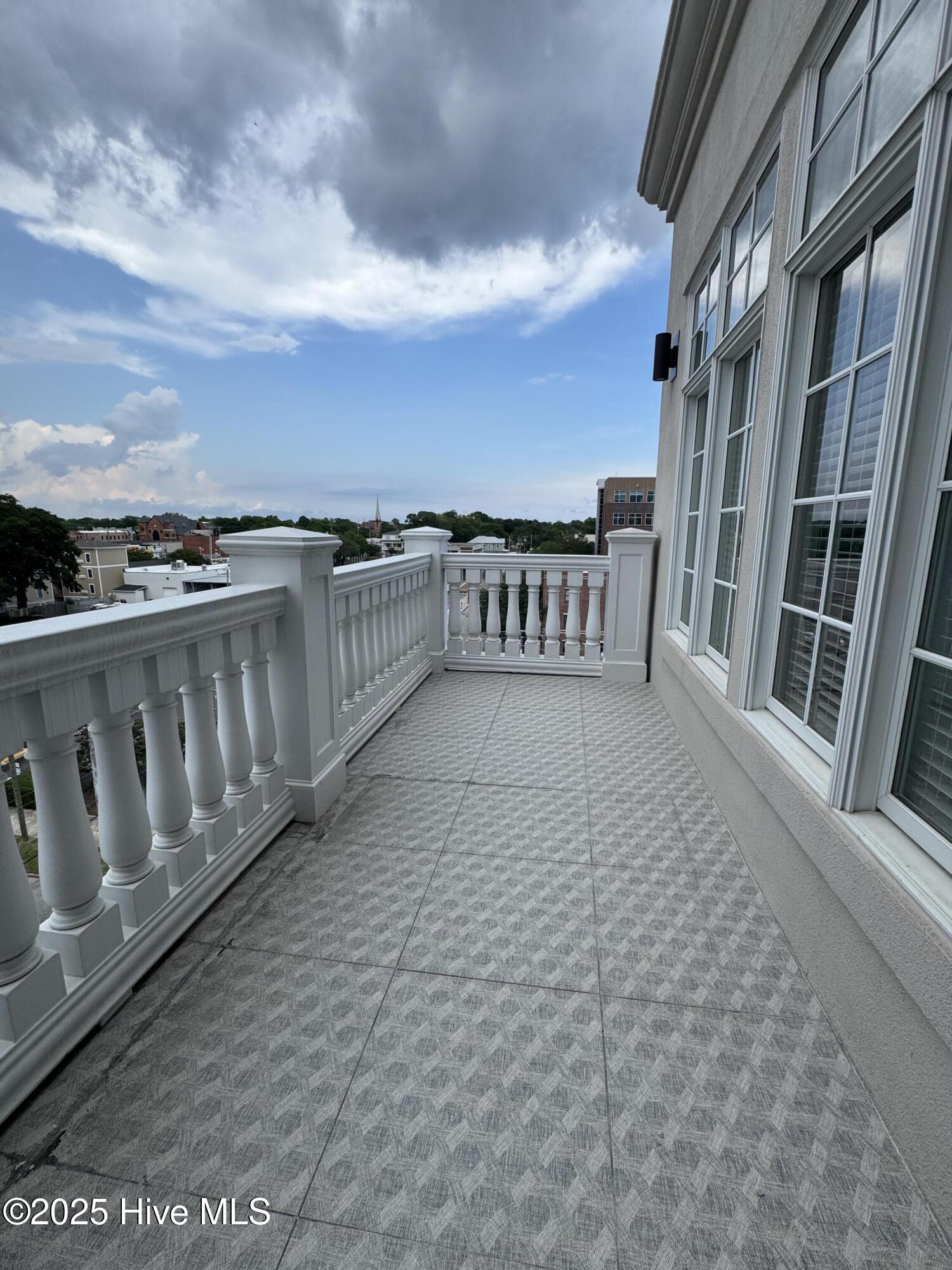 124 Walnut Street, Unit 602 Wilmington, NC 28401 - Photo 19 of 21 Photo Jun 20 2025, 4 05 54 PM