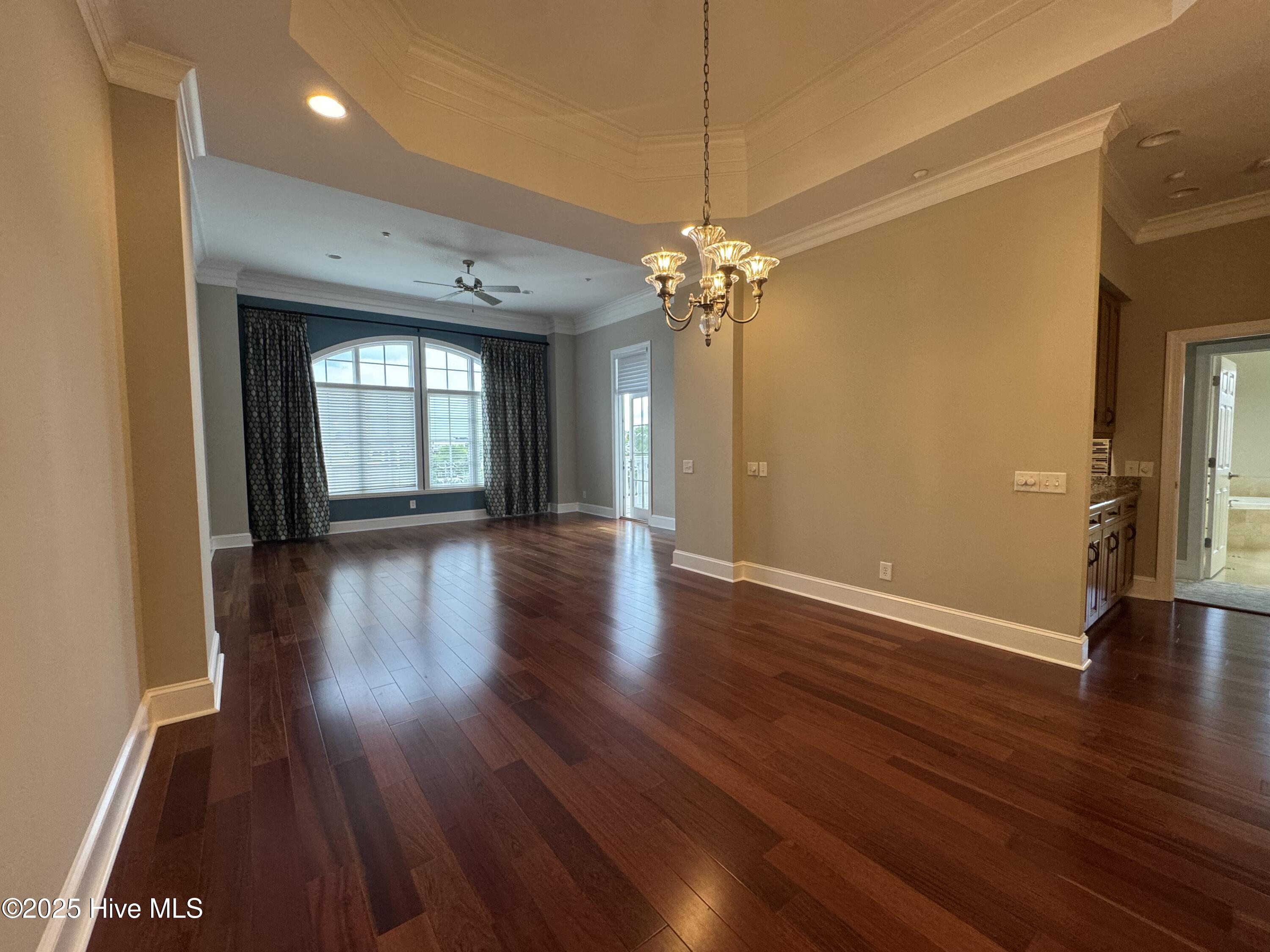 124 Walnut Street, Unit 602 Wilmington, NC 28401 - Photo 4 of 21 Photo Jun 20 2025, 4 05 35 PM