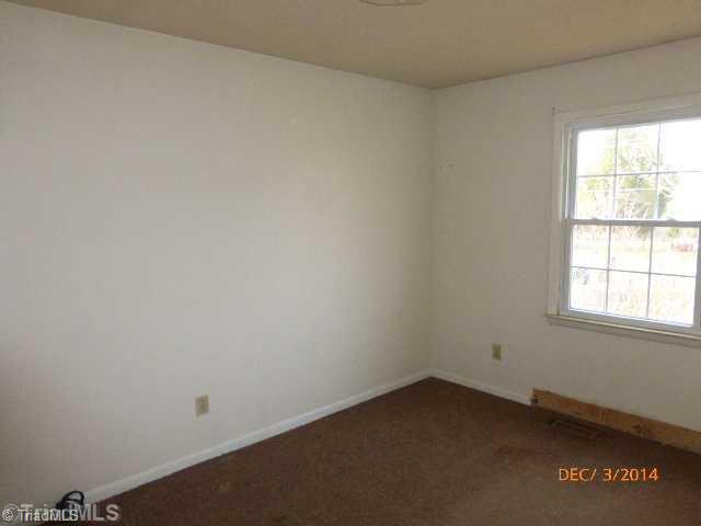 440 Barnes Road Winston-Salem, NC 27107 - Photo 7 of 12 2nd Bedroom. 2nd level