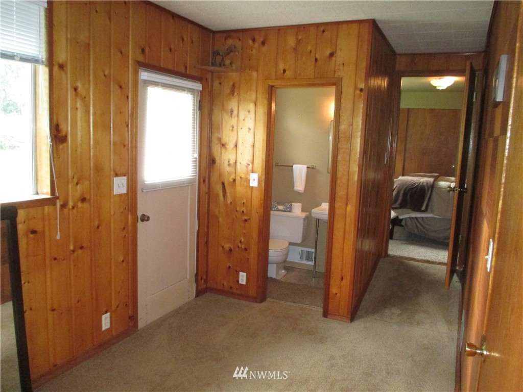 8616 196th Street Southwest Edmonds, WA 98026 - Photo 11 of 15 Gallery Image 11