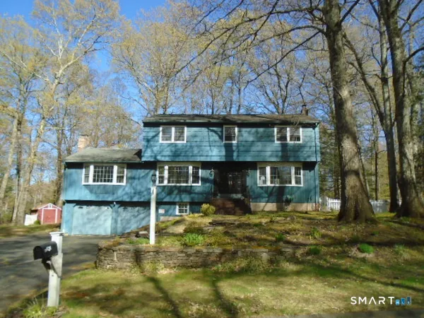 $485,000 | 2 Fairfield Lane, Simsbury, CT 06070