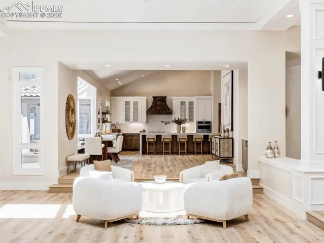 $1,500,000 | 5860 Doc Bar Circle, Larkspur, CO 80118