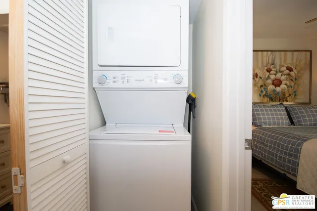 $410,000 | 365 North Saturmino Drive, Unit 5, Palm Springs, CA 92262