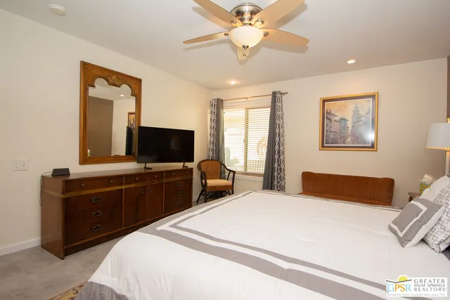 $410,000 | 365 North Saturmino Drive, Unit 5, Palm Springs, CA 92262