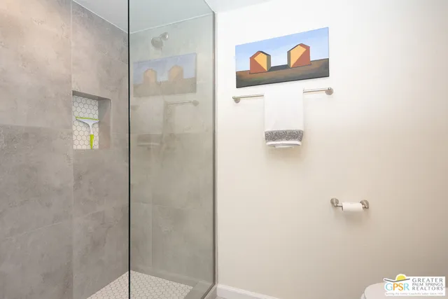 $410,000 | 365 North Saturmino Drive, Unit 5, Palm Springs, CA 92262