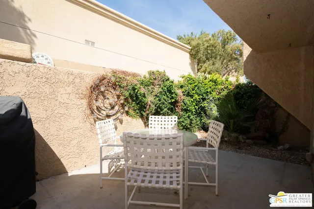 $410,000 | 365 North Saturmino Drive, Unit 5, Palm Springs, CA 92262