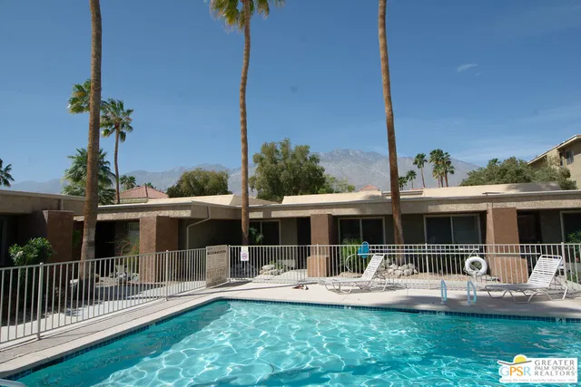 $410,000 | 365 North Saturmino Drive, Unit 5, Palm Springs, CA 92262