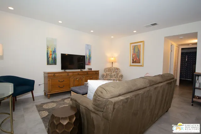 $410,000 | 365 North Saturmino Drive, Unit 5, Palm Springs, CA 92262