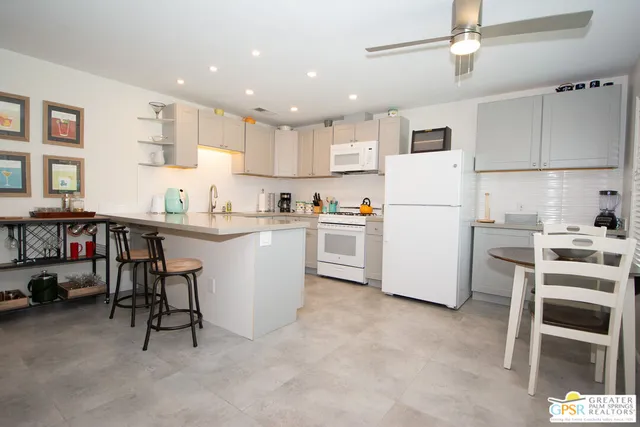 $410,000 | 365 North Saturmino Drive, Unit 5, Palm Springs, CA 92262