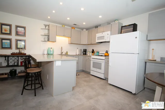 $410,000 | 365 North Saturmino Drive, Unit 5, Palm Springs, CA 92262