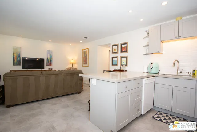 $410,000 | 365 North Saturmino Drive, Unit 5, Palm Springs, CA 92262