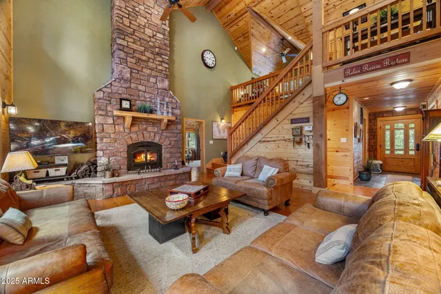a black and white photo of a living room