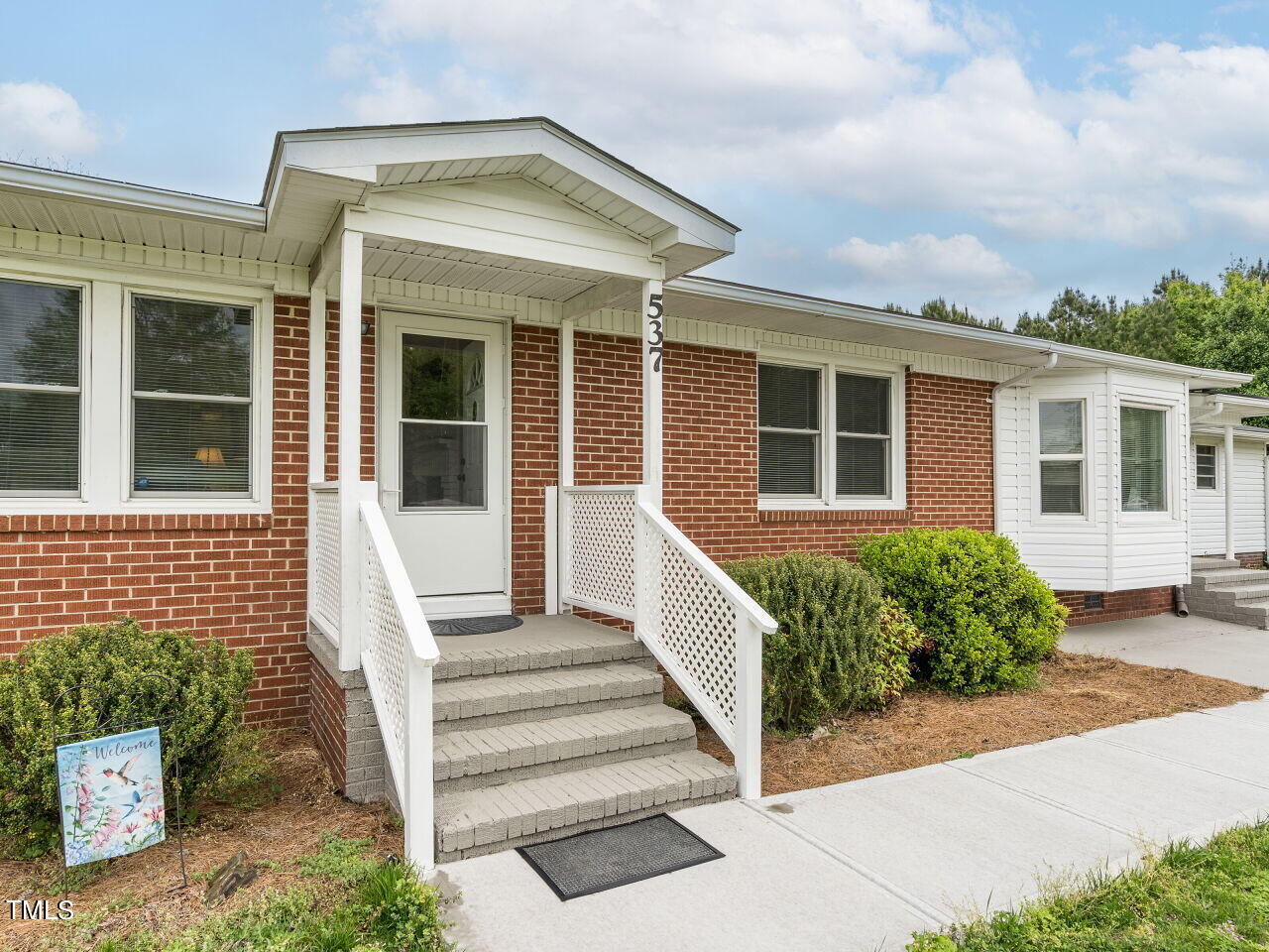 537 Hawkins Road Selma, NC 27576 - Photo 2 of 31 002-1280x960-covered-front-porch
