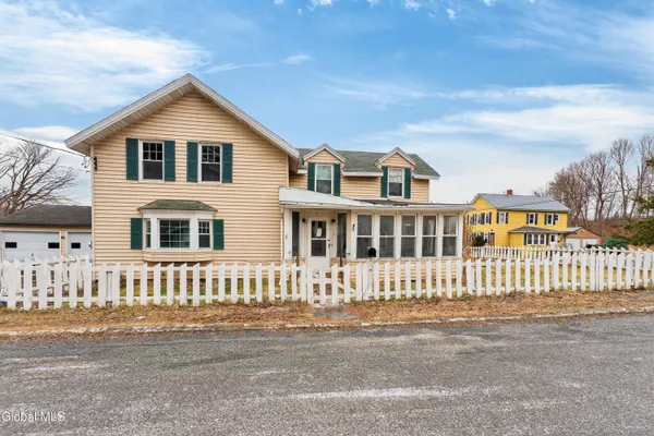 $54,900 | 1 Nixon Street, Hoosick Falls, NY 12090