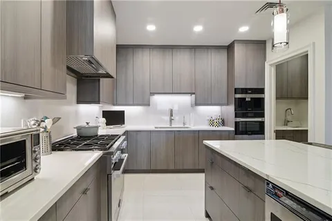 $1,999,500 | 600 Port Of New Orleans Place, Unit 5G, New Orleans, LA 70130