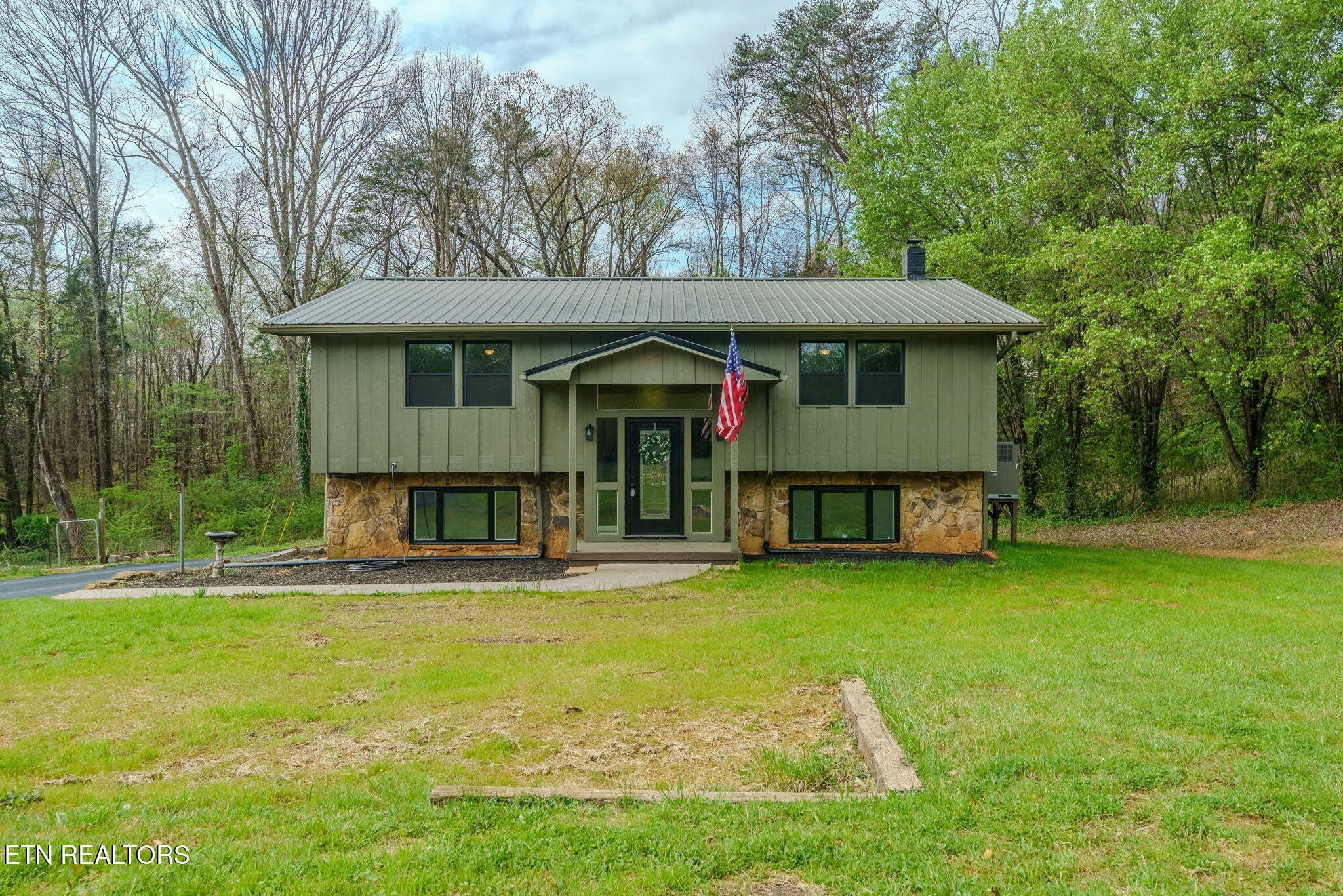 330 Glenn Lane Spring City, TN 37381 - Photo 1 of 34