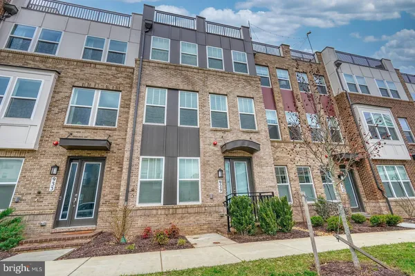 $959,000 | 929 Rockwell Avenue, Gaithersburg, MD 20878