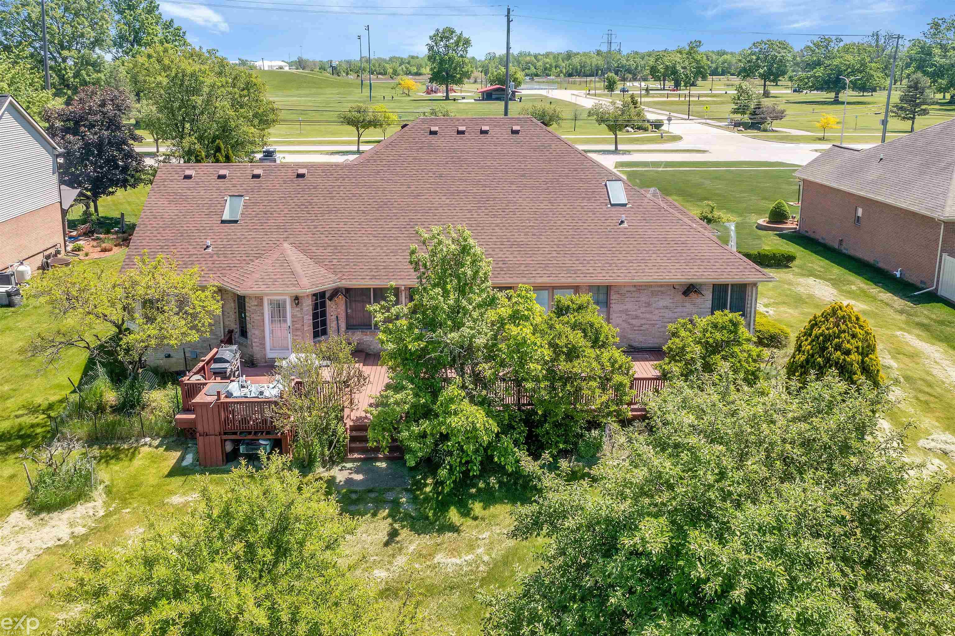 23890 Hall Road Woodhaven, MI 48183 - Photo 19 of 39